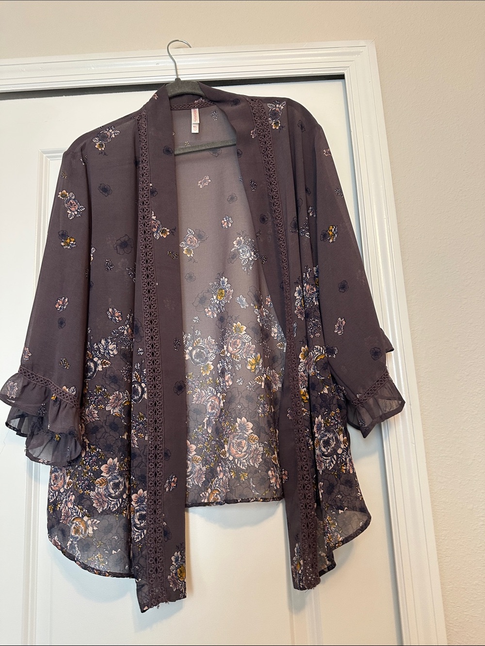 Sheer floral top Plum